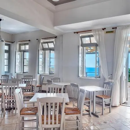 Apollon Palace 3* Kini